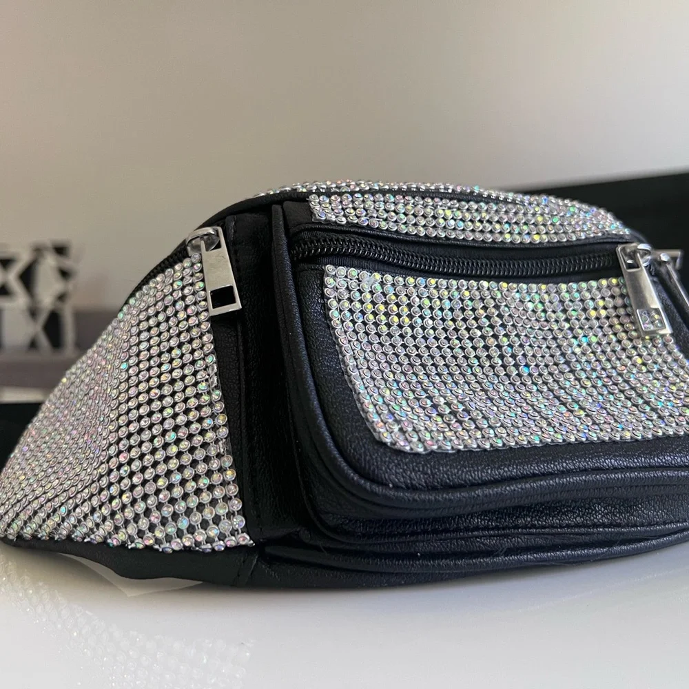 Poster girl rhinestone fanny pack - Picture 2 of 4